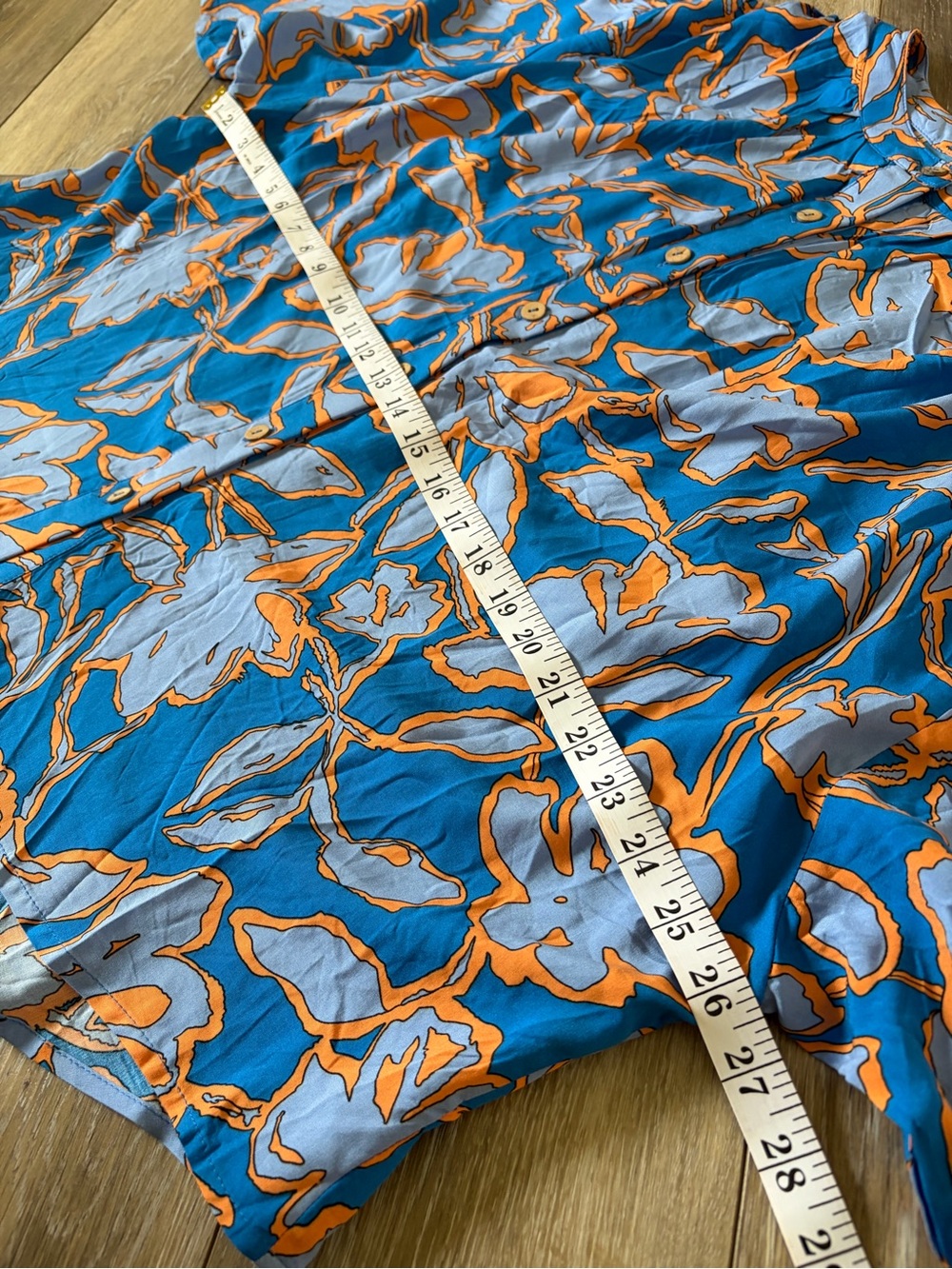 Boutique Women's Blue Floral Button-Up Blouse - Picture 11 of 12